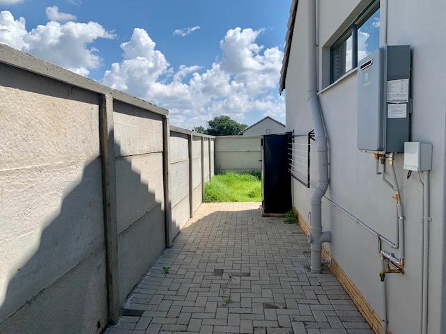 3 Bedroom Property for Sale in Pellissier Free State